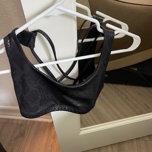 Onzie sports bra animal print black